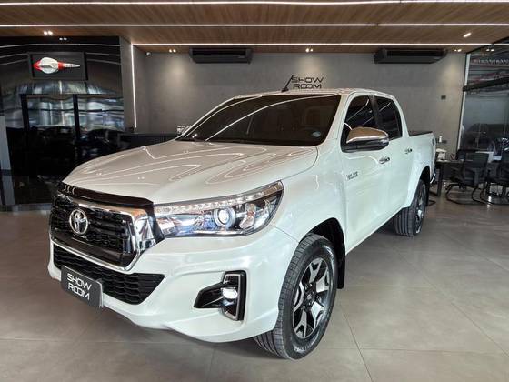 TOYOTA HILUX 2.8 SRX 4X4 CD 16V DIESEL 4P AUTOMÁTICO TOYOTA HILUX 2.8 SRX 4X4 CD 16V DIESEL 4P AUTOMÁTICO